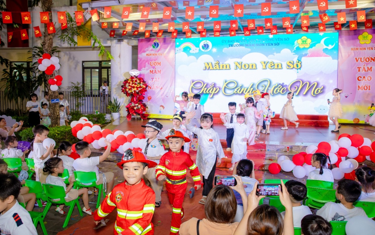 Sự kiện tháng 5 của trường Mầm non Yên Sở “Lễ trưởng thành và trao giấy chứng nhận tốt nghiệp cho các con học sinh niên khoá 2023-2026”.- Ảnh 10.