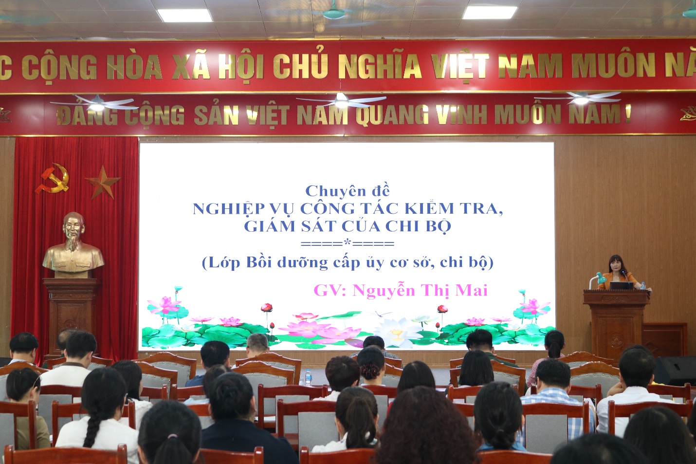 Mê Linh tổ chức lớp bồi dưỡng nghiệp vụ công tác kiểm tra, giám sát đối với tổ chức Đảng và đảng viên- Ảnh 1.