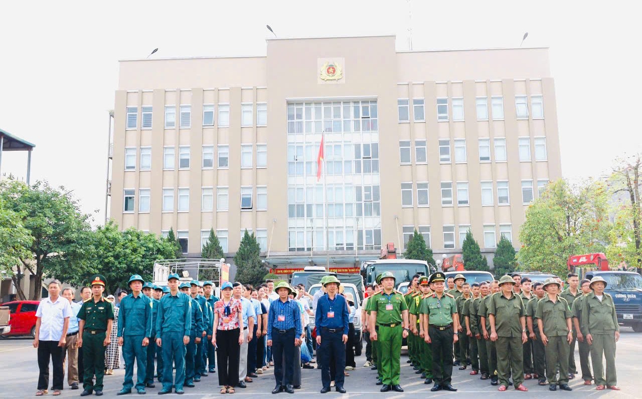 Quảng Oai phát huy sức mạnh tổng hợp của cả hệ thống chính trị, quyết tâm tháo gỡ 5 “điểm nghẽn” đô thị- Ảnh 1.
