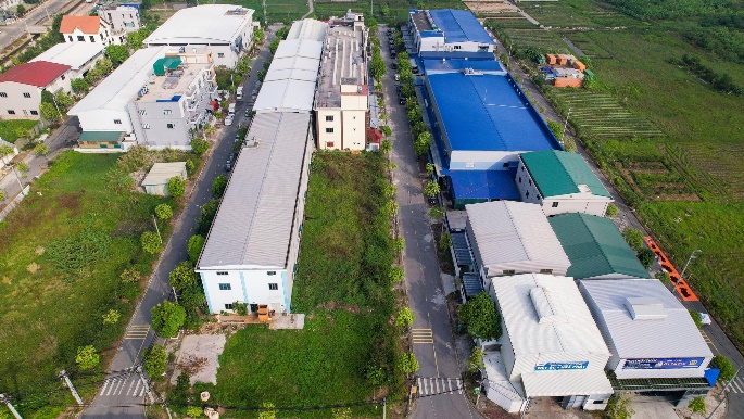 Cận cảnh loạt biệt thự "mọc" bên trong cụm công nghiệp làng nghề ở Hà Nội