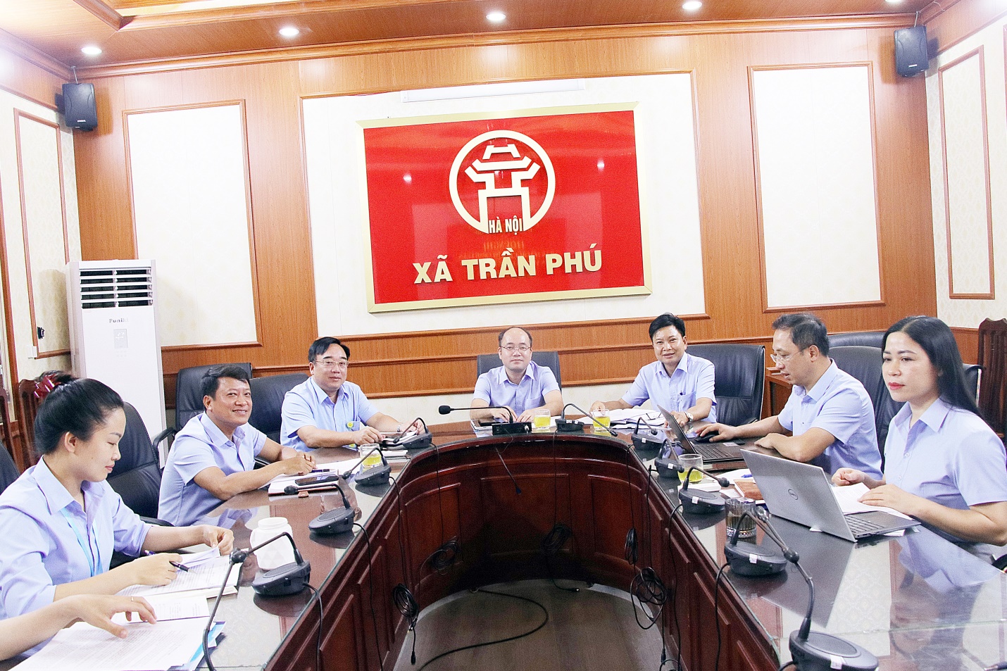 Đảng uỷ xã Trần Phú: tổ chức hội nghị đánh giá kết quả triển khai Cuộc thi Chính luận về bảo vệ nền tảng tư tưởng của Đảng lần thứ VI năm 2026 trên địa bàn- Ảnh 1.