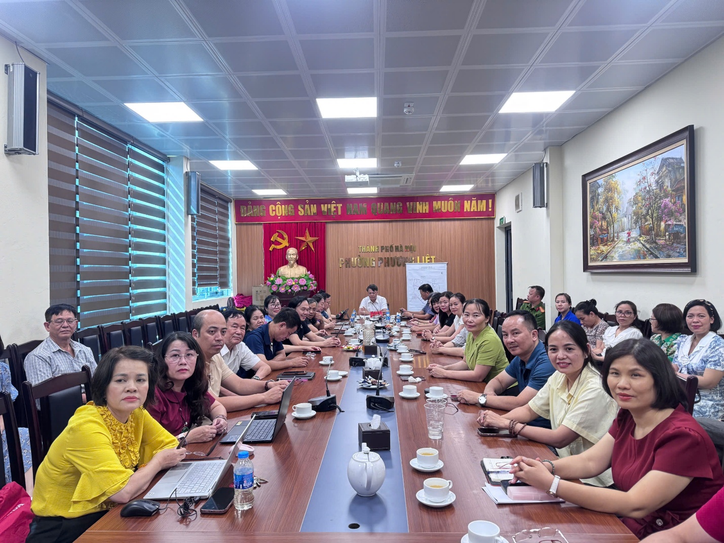 Phường Phương Liệt nâng cao năng lực quản trị, xử lý tình huống thực tiễn cho đội ngũ cán bộ cơ sở- Ảnh 1.