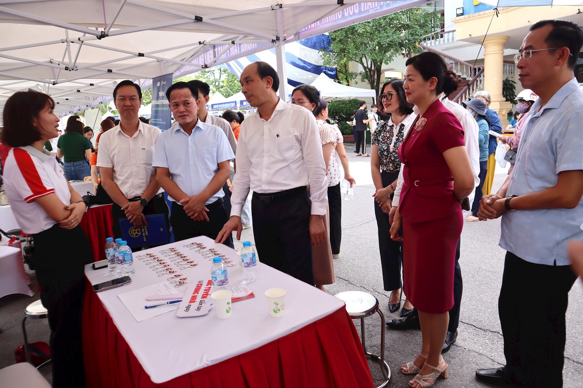 Hơn 2.400 chỉ tiêu tuyển dụng tại Ngày hội tư vấn, giao dịch việc làm năm 2026- Ảnh 6.