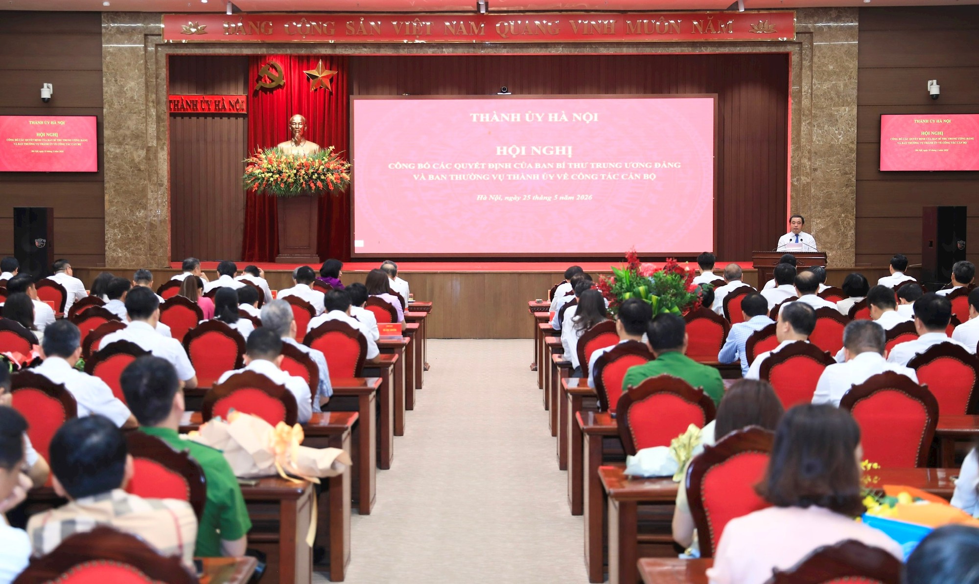 Hà Nội công bố các Quyết định của Ban Bí thư Trung ương Đảng và Ban Thường vụ Thành ủy về công tác cán bộ- Ảnh 4.