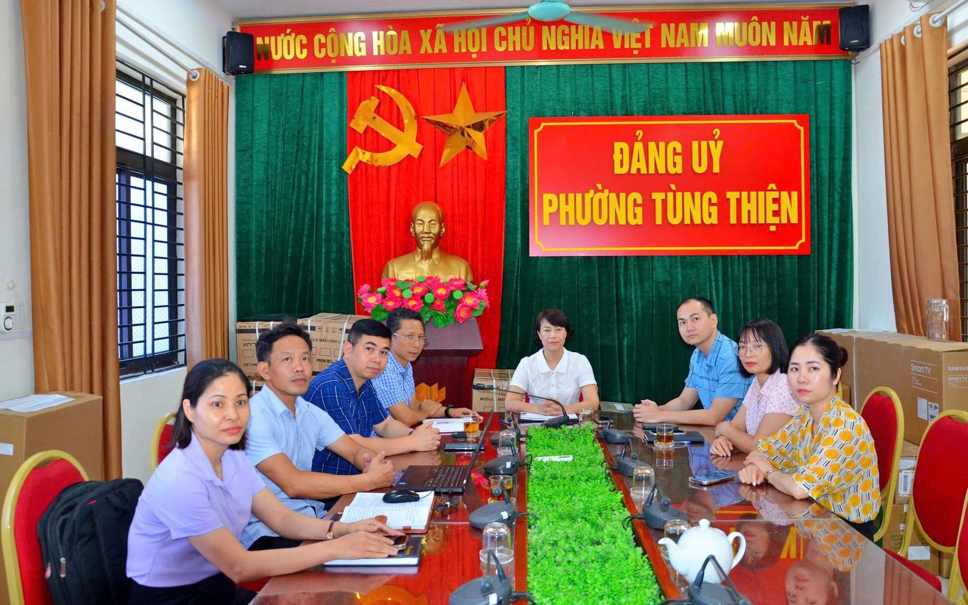 Phường Tùng Thiện tham dự trực tuyến hội nghị Báo cáo viên Trung ương tháng 6 năm 2026