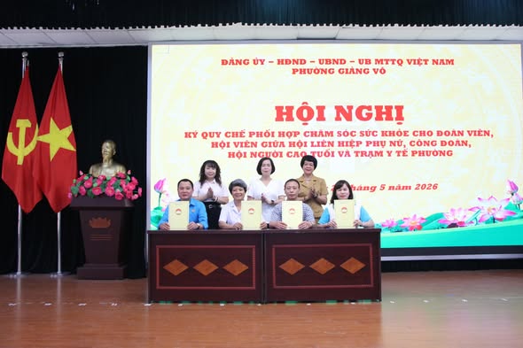 Tăng cường chăm sóc sức khỏe từ cơ sở:  ký kết quy chế phối hợp chăm sóc sức khỏe cho đoàn viên, hội viên và người cao tuổi
- Ảnh 1.