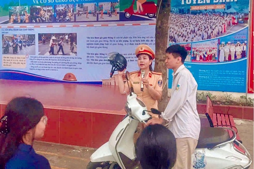 Hà Nội: Nâng cao ý thức an toàn giao thông cho học sinh- Ảnh 2.