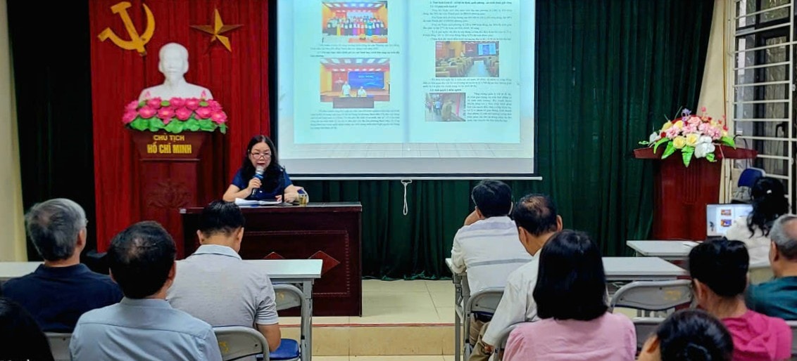 Phường Bạch Mai đưa kỹ năng số đến từng ngõ phố, người dân- Ảnh 2.
