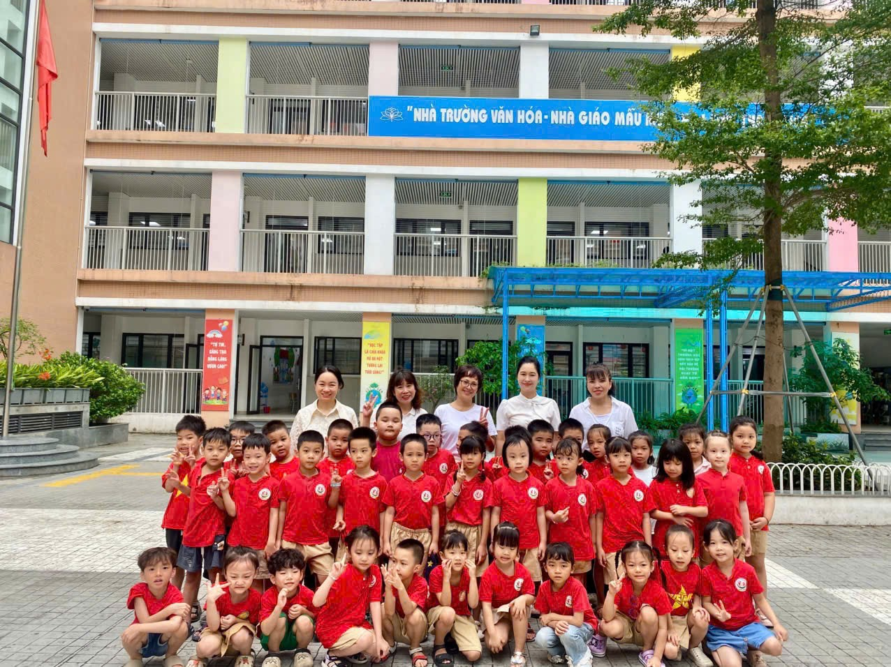 TRẺ MẪU GIÁO 5 TUỔI TRƯỜNG MẦM NON HOA MAI THAM QUAN TRƯỜNG TIỂU HỌC TÂN MAI- Ảnh 2.