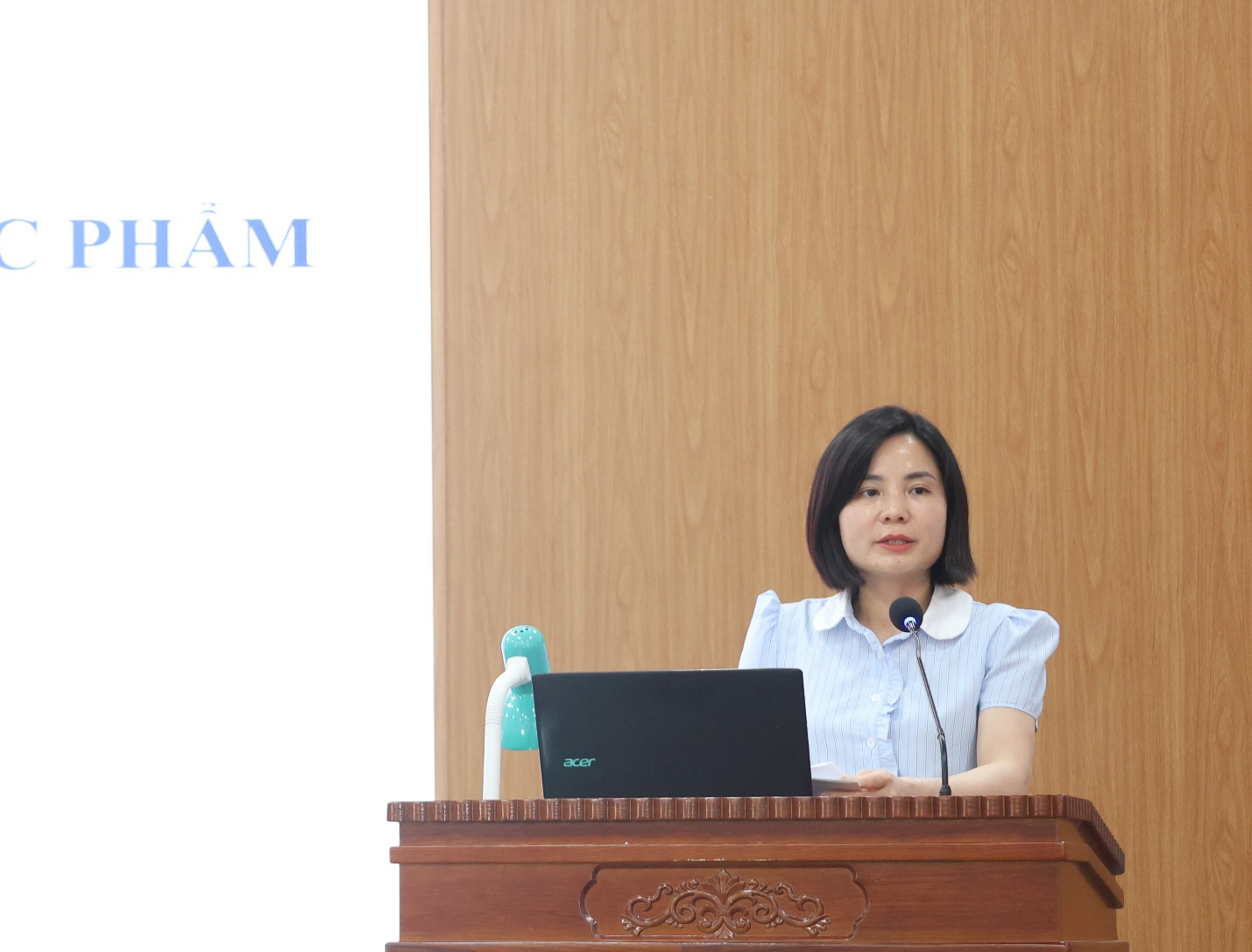 UBND xã Mê Linh tổ chức hội nghị tập huấn thực hiện các quy định về công tác an toàn thực phẩm năm 2026 trên địa bàn xã- Ảnh 2.