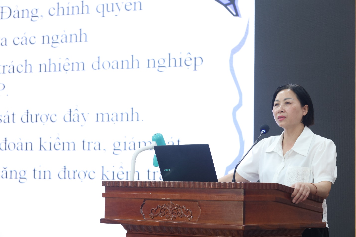 UBND xã Mê Linh tổ chức hội nghị tập huấn thực hiện các quy định về công tác an toàn thực phẩm năm 2026 trên địa bàn xã- Ảnh 3.