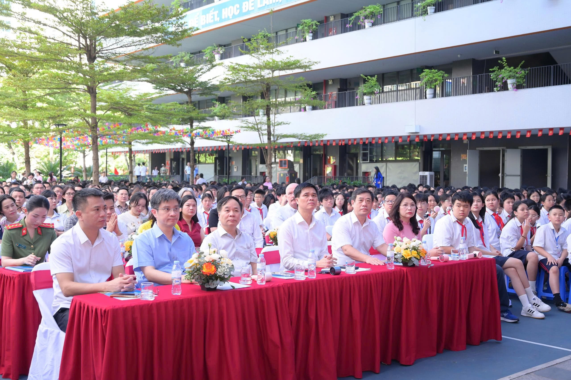 🌟Lễ Tổng kết năm học 2025 - 2026 của Trường THCS Trần Duy Hưng: Khép lại một hành trình rực rỡ - Mở ra những ước mơ bay xa 🌟- Ảnh 1.