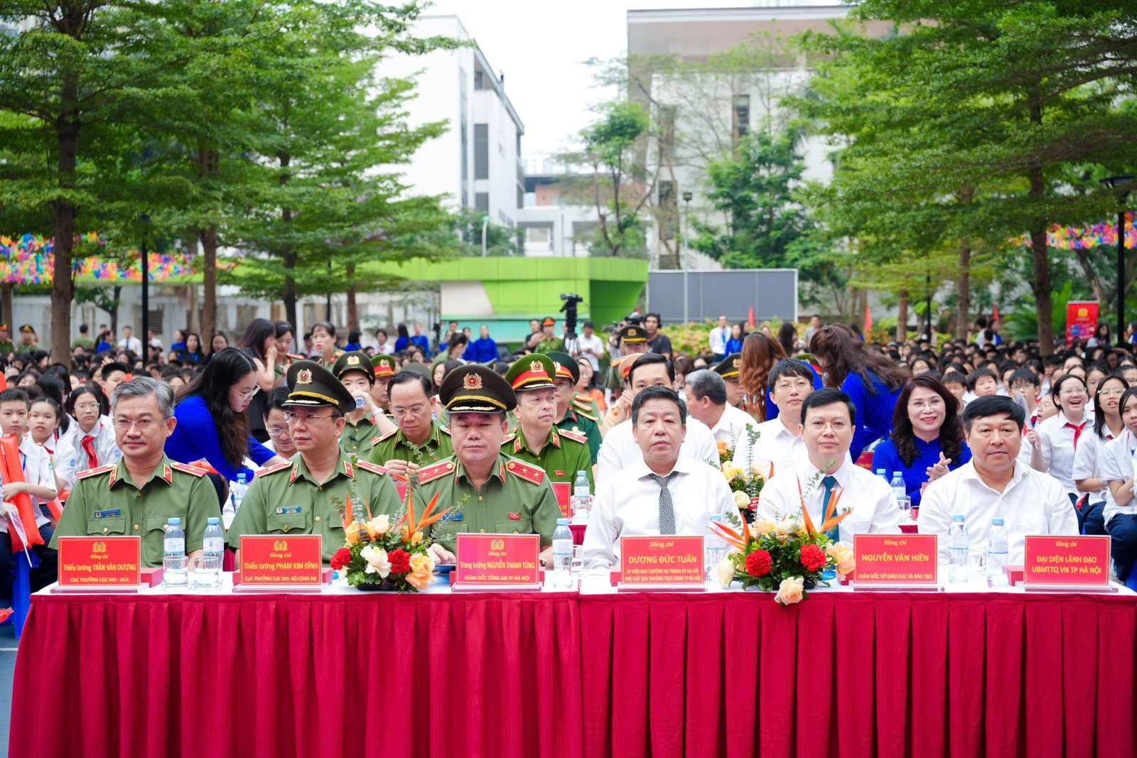 "Tiết học Gen Z" bùng nổ tại điểm cầu trung tâm Trường THCS Trần Duy Hưng- Ảnh 2.
