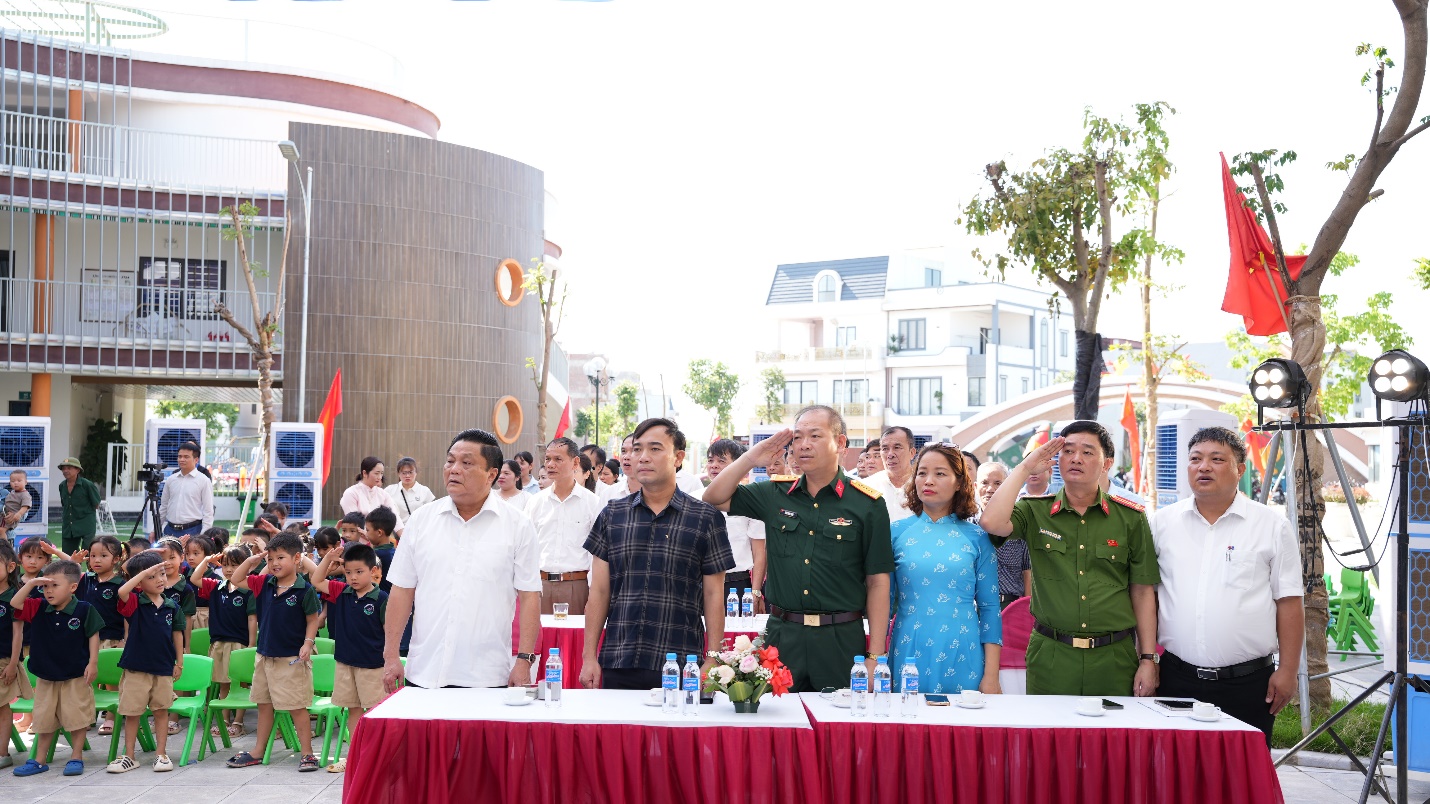 Mê Linh: Trường Mầm non Văn Khê A đón Bằng công nhận đạt chuẩn Quốc gia mức độ 2 và tổng kết năm học 2025 - 2026- Ảnh 2.