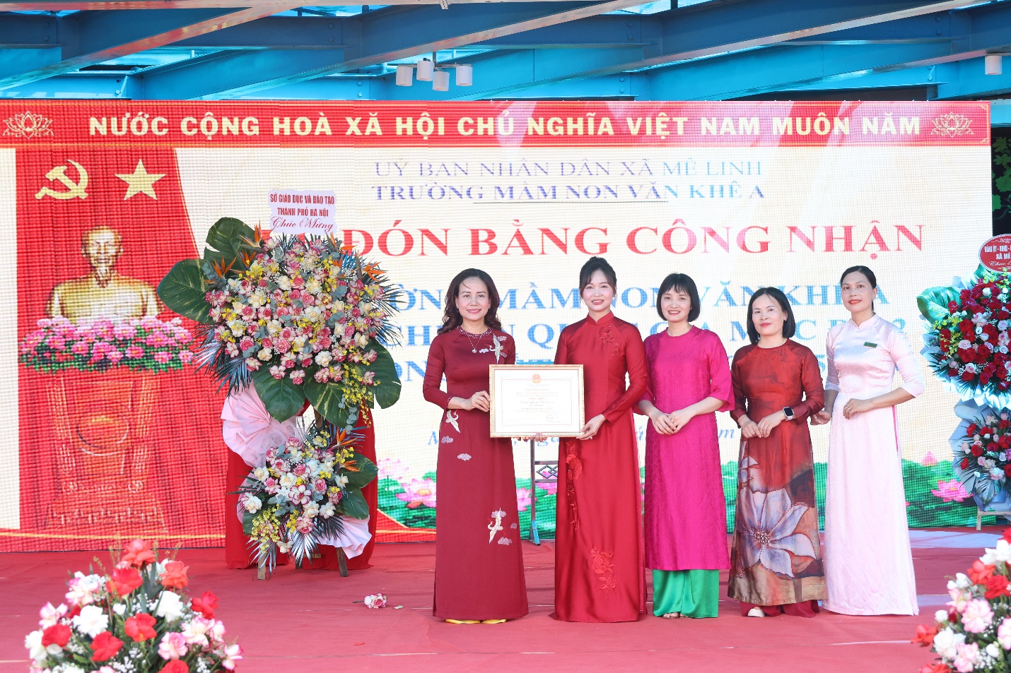 Mê Linh: Trường Mầm non Văn Khê A đón Bằng công nhận đạt chuẩn Quốc gia mức độ 2 và tổng kết năm học 2025 - 2026- Ảnh 4.