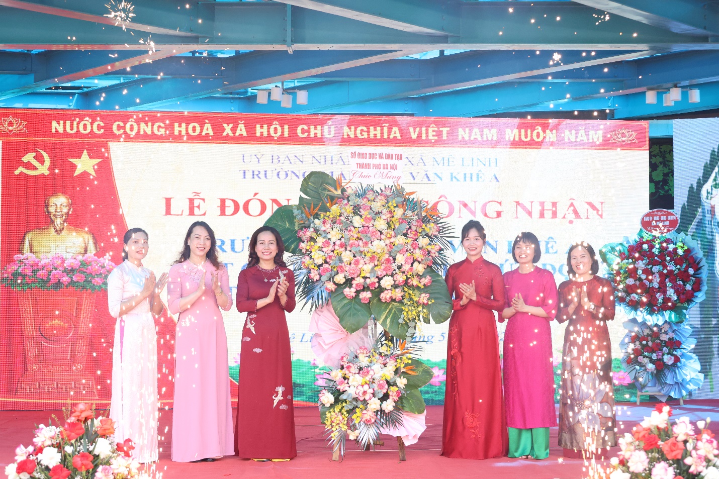 Mê Linh: Trường Mầm non Văn Khê A đón Bằng công nhận đạt chuẩn Quốc gia mức độ 2 và tổng kết năm học 2025 - 2026- Ảnh 5.