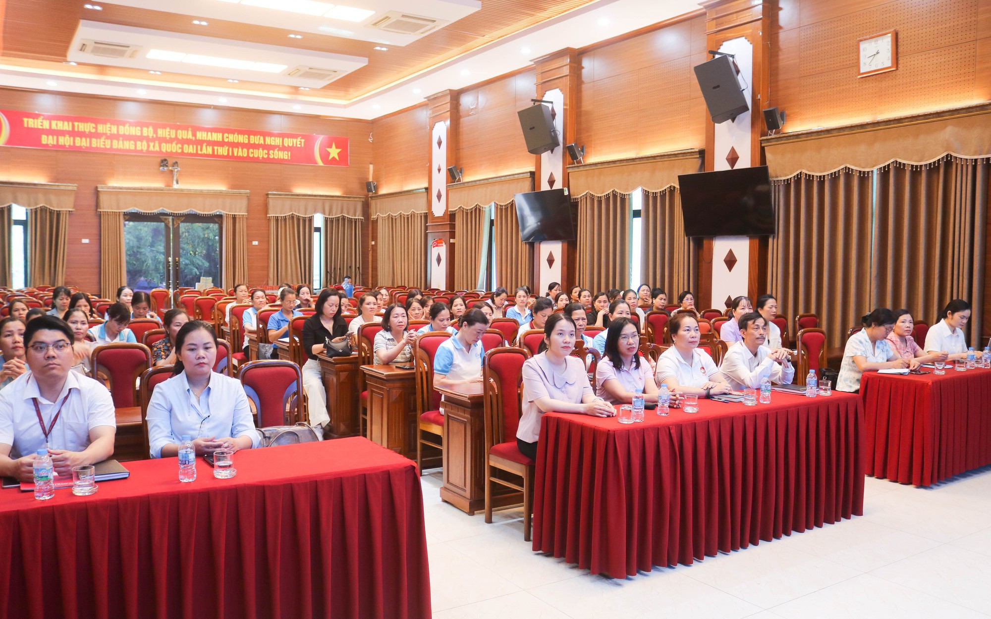 Hội nghị tập huấn nghiệp vụ uỷ thác cho vay vốn Ngân hàng Chính sách xã hội và Ngân hàng Agirbank Chi nhánh Quốc Oai năm 2026