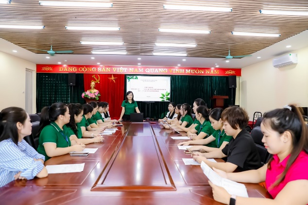 HƯƠNG THƠM CỦA LÒNG TẬN TỤY: CÔ GIÁO LÊ THỊ HOÀI VÀ HÀNH TRÌNH ƯƠM NHƯNG MÂM XANH- Ảnh 1.