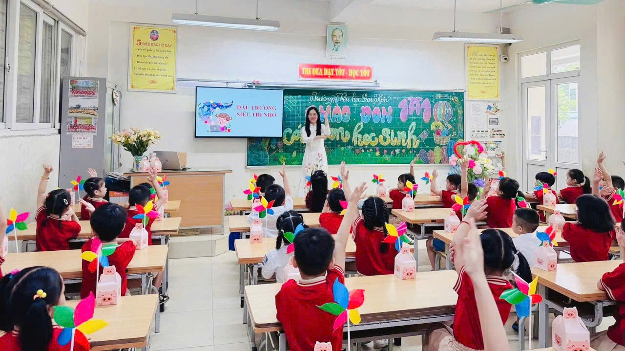 TẤM GƯƠNG CÔ GIÁO TRẺ TẬN TÂM – NGƯỜI GIEO NHỮNG MẦM NON ĐẦU TIÊN- Ảnh 1.