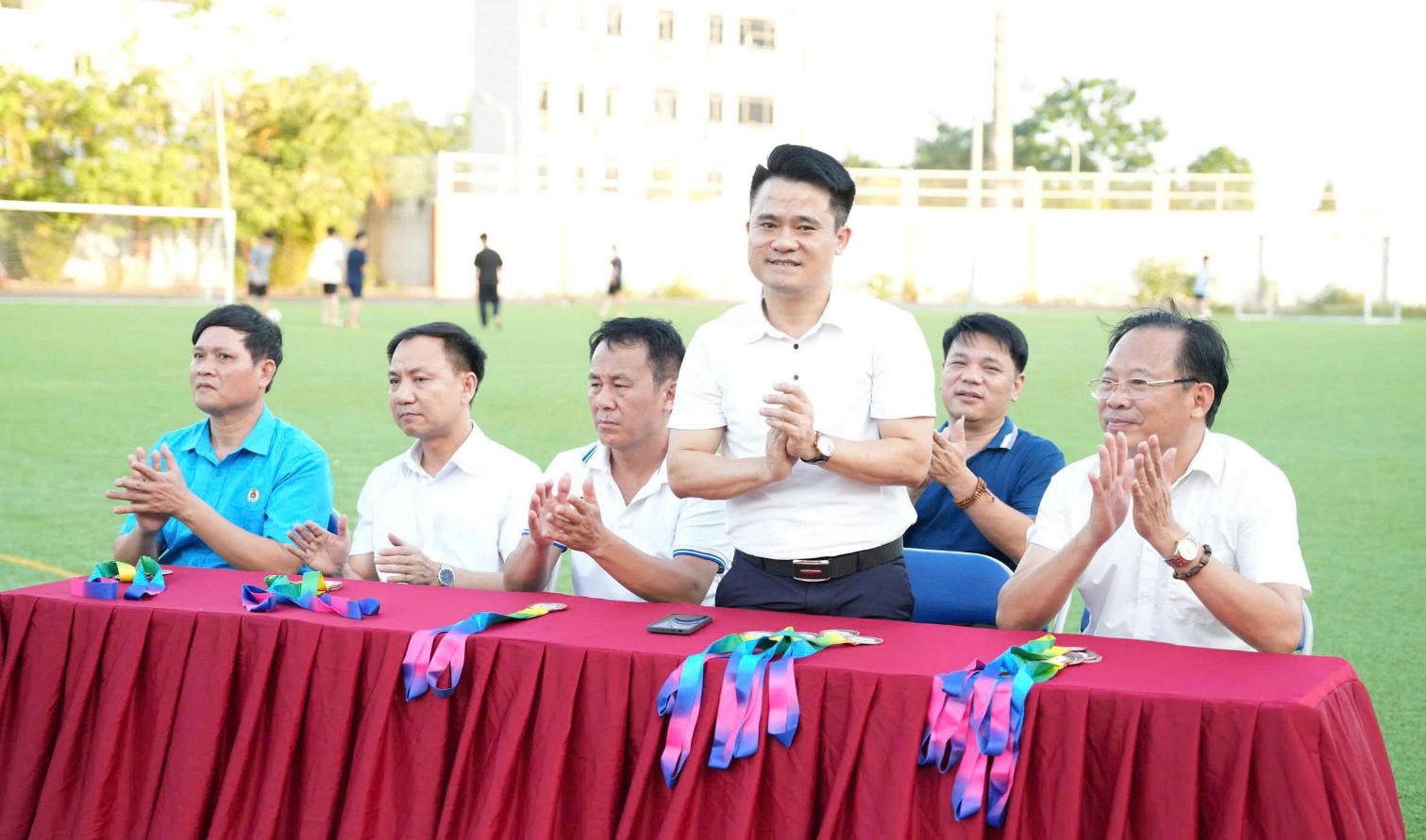 Bế mạc Giải bóng đá nam Công đoàn xã Hoài Đức lần thứ I năm 2026- Ảnh 1.