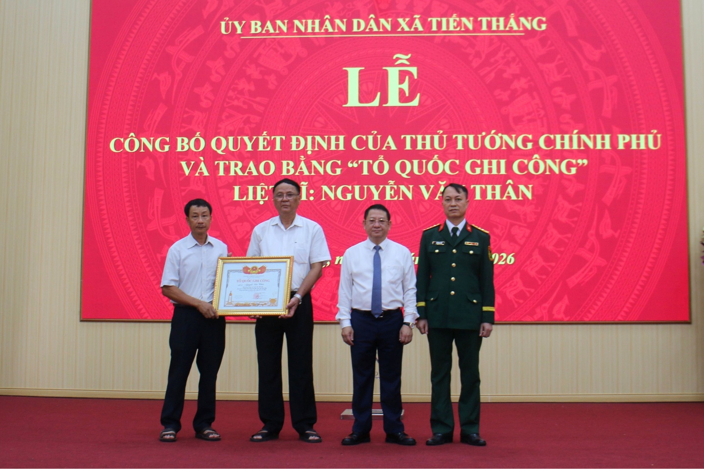 UBND xã Tiến Thắng tổ chức Lễ công bố Quyết định của Thủ tướng Chính phủ và trao Bằng “Tổ quốc ghi công” cho gia đình liệt sĩ Nguyễn Văn Thân- Ảnh 2.