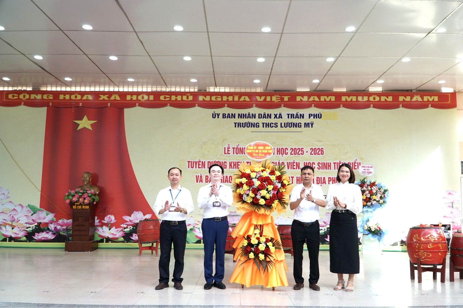 TRƯỜNG THCS LƯƠNG MỸ TỔNG KẾT NĂM HỌC 2025-2026, TUYÊN DƯƠNG GIÁO VIÊN, HỌC SINH TIÊU BIỂU- Ảnh 1.