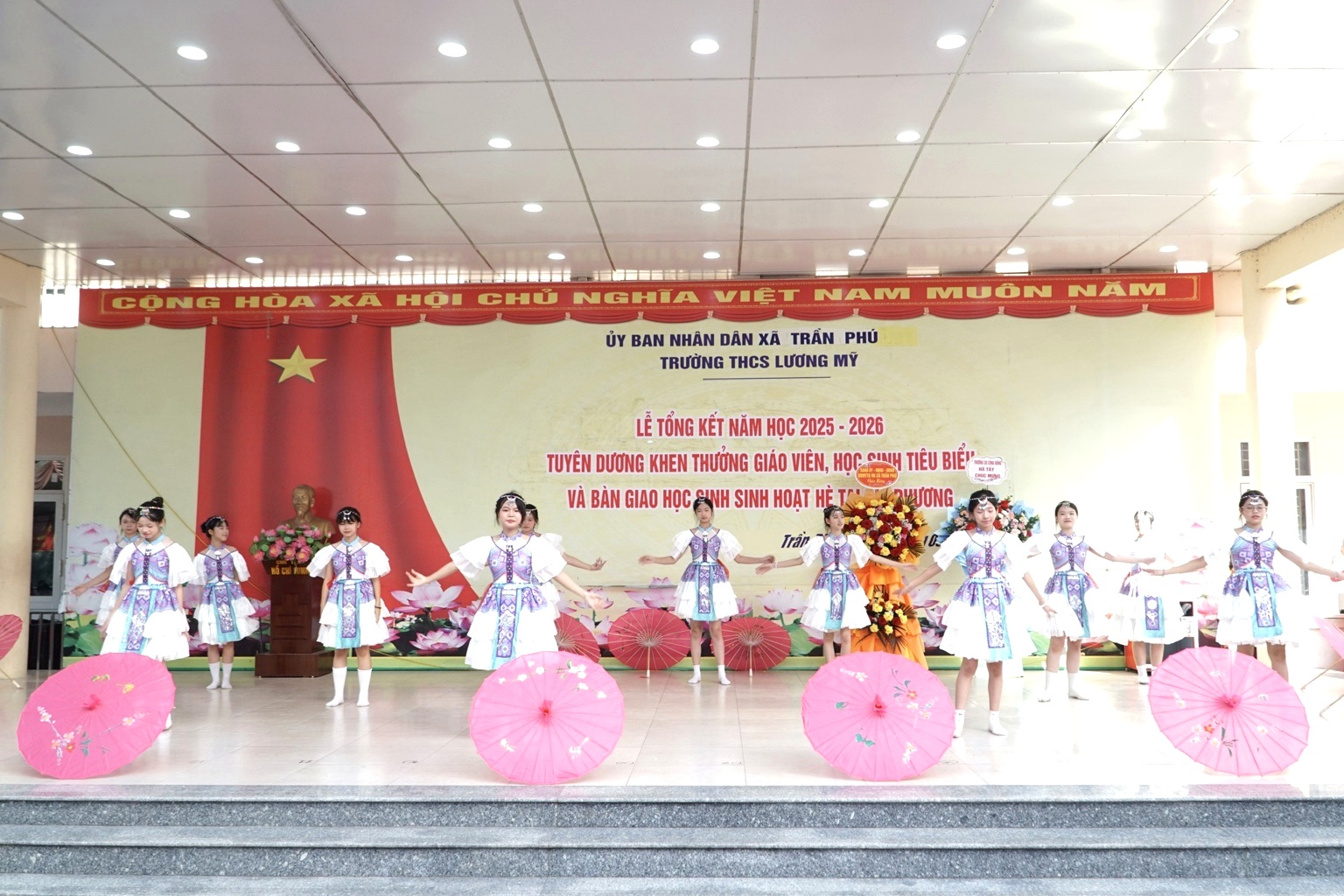 TRƯỜNG THCS LƯƠNG MỸ TỔNG KẾT NĂM HỌC 2025-2026, TUYÊN DƯƠNG GIÁO VIÊN, HỌC SINH TIÊU BIỂU- Ảnh 2.