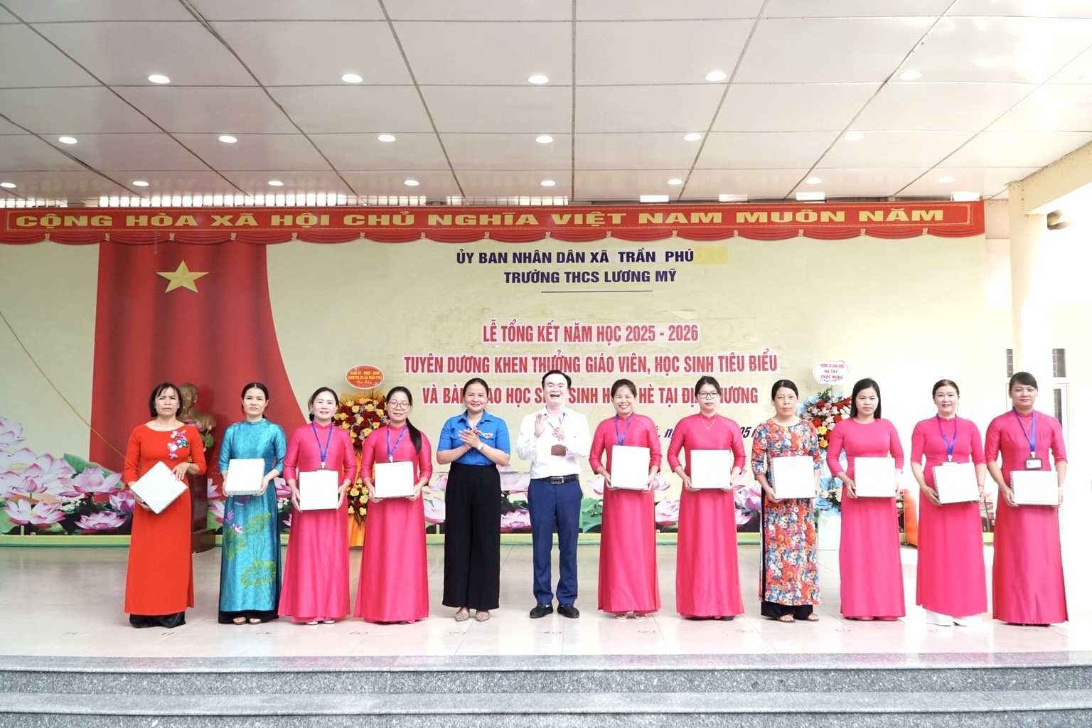 TRƯỜNG THCS LƯƠNG MỸ TỔNG KẾT NĂM HỌC 2025-2026, TUYÊN DƯƠNG GIÁO VIÊN, HỌC SINH TIÊU BIỂU- Ảnh 4.