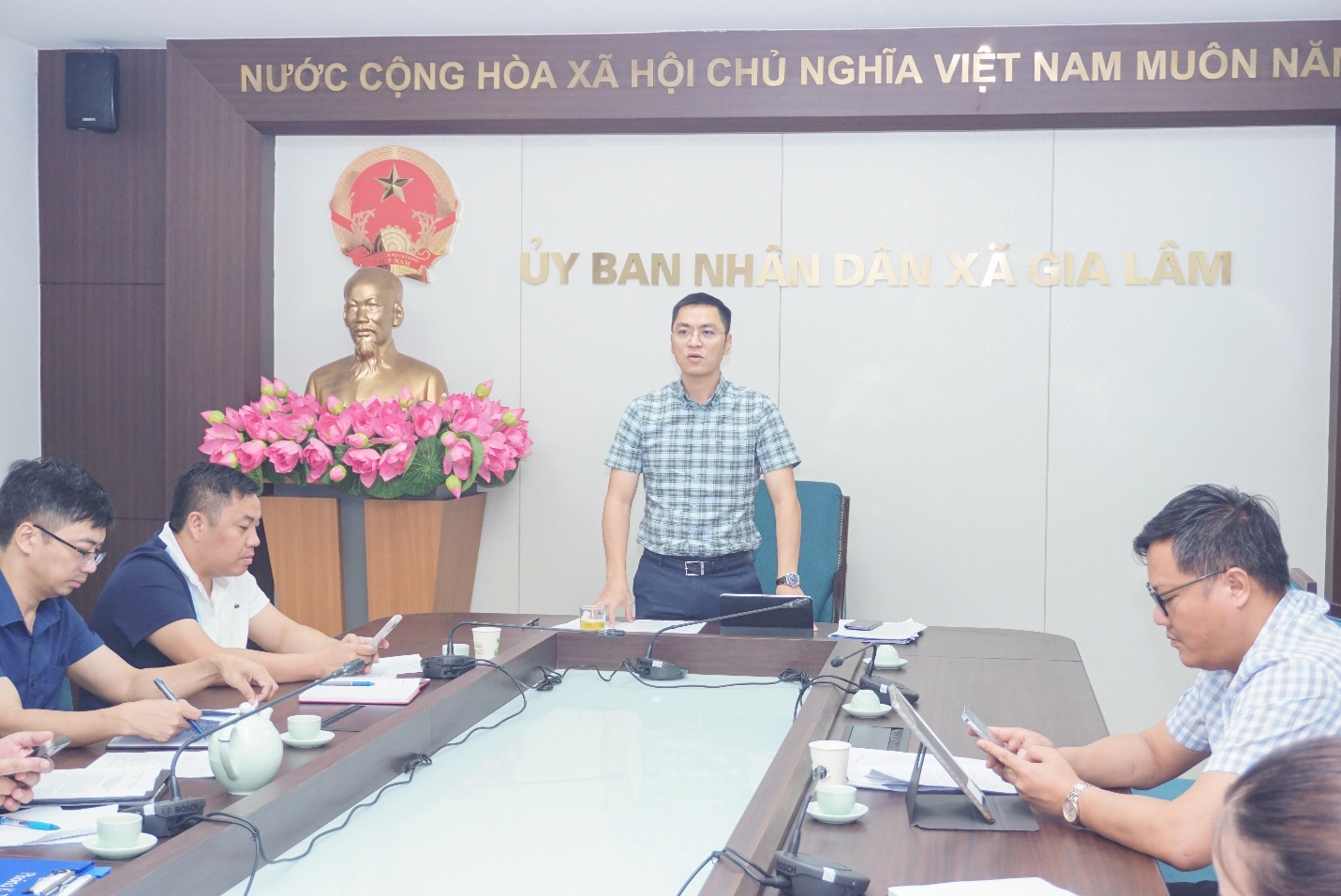 UBND xã Gia Lâm giao ban đánh giá kết quả giải quyết 05 điểm nghẽn trên địa bàn xã- Ảnh 4.