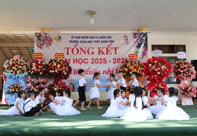 Cô và trò trường Mầm non Thủy Xuân Tiên hoàn thành xuất sắc nhiệm vụ năm học 2025 - 2026- Ảnh 3.