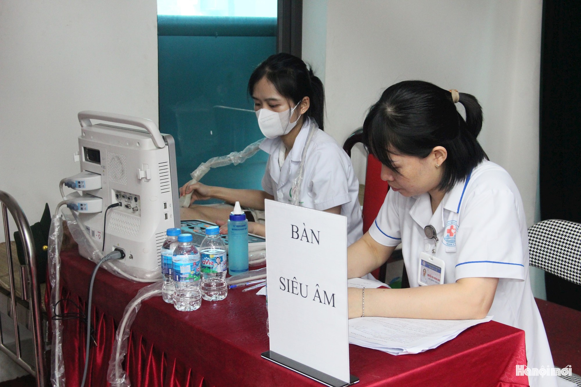 Hơn 600 người cao tuổi xã Vĩnh Thanh được khám, tư vấn sức khỏe miễn phí- Ảnh 3.