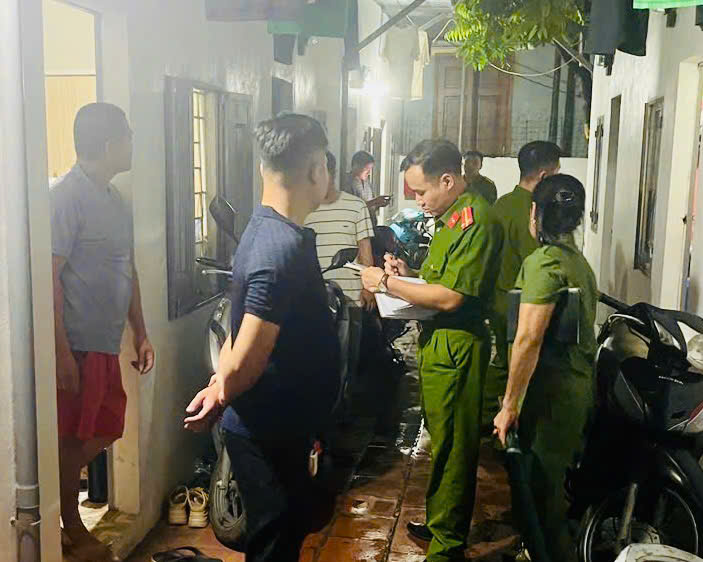 Cảnh sát khu vực công an xã Nam Phù bám sát cơ sở, giữ bình yên từ khu dân cư- Ảnh 3.