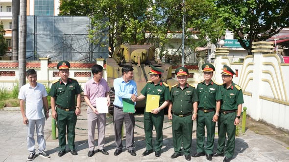 Bảo tàng Lịch sử Quân sự Việt Nam tiếp nhận xe tăng M5 Stuart từ xã Quảng Oai- Ảnh 1.
