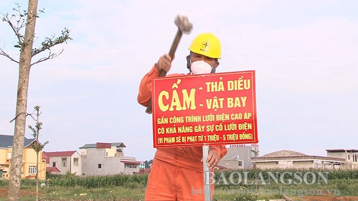 Phòng ngừa tai nạn phóng điện cao thế cho học sinh dịp nghỉ hè- Ảnh 1.