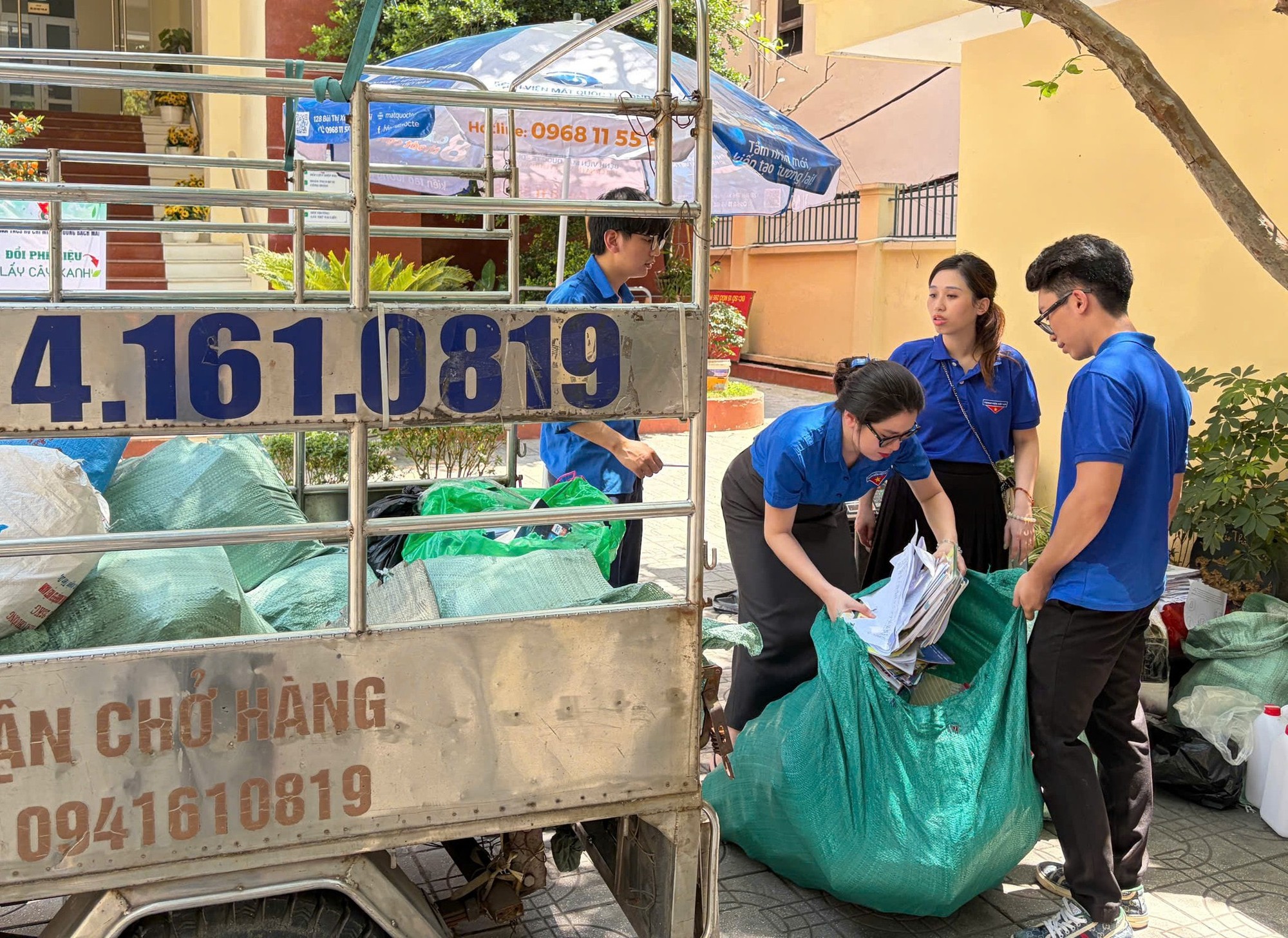 Đoàn viên thanh niên phường Bạch Mai sôi nổi hoạt động “Tử tế vì môi trường”- Ảnh 3.