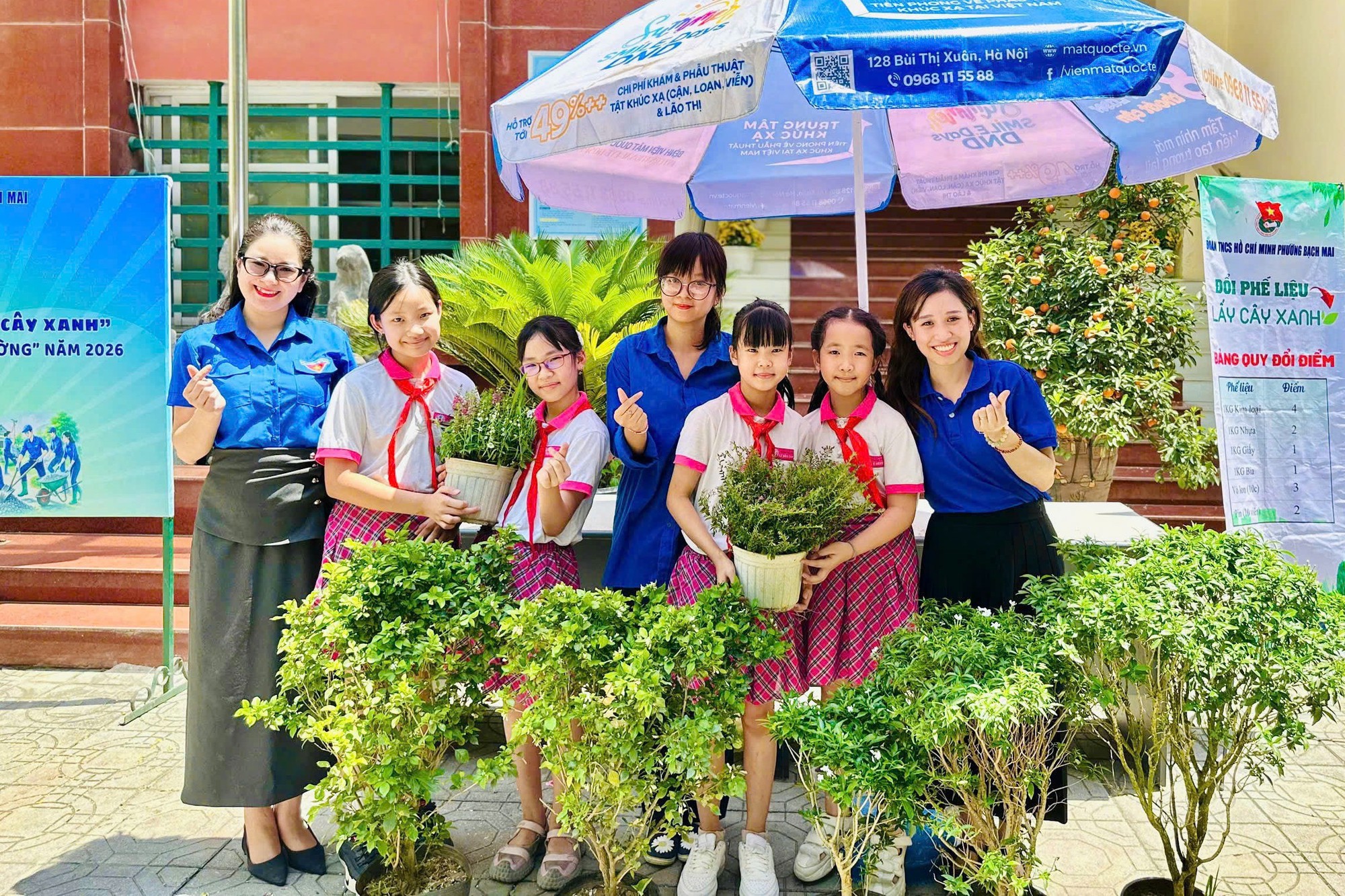 Đoàn viên thanh niên phường Bạch Mai sôi nổi hoạt động “Tử tế vì môi trường”- Ảnh 1.