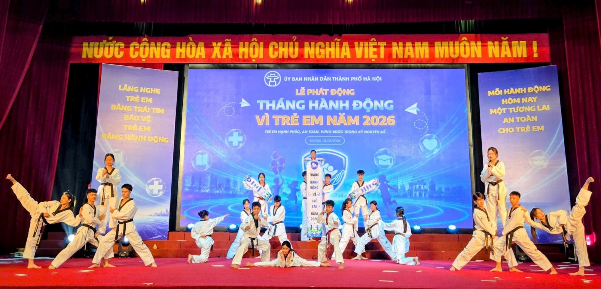 Vì một tương lai hạnh phúc, an toàn cho trẻ em trong kỷ nguyên số- Ảnh 1.