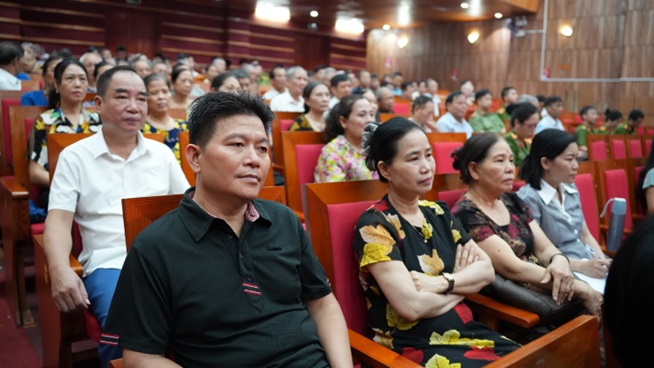 Ban Thường vụ Đảng ủy xã Hoài Đức tổ chức hội nghị nghiên cứu, học tập, triển khai thực hiện Nghị quyết số 02 của Bộ Chính trị và Chương trình hành động của Ban Thường vụ Thành ủy- Ảnh 4.