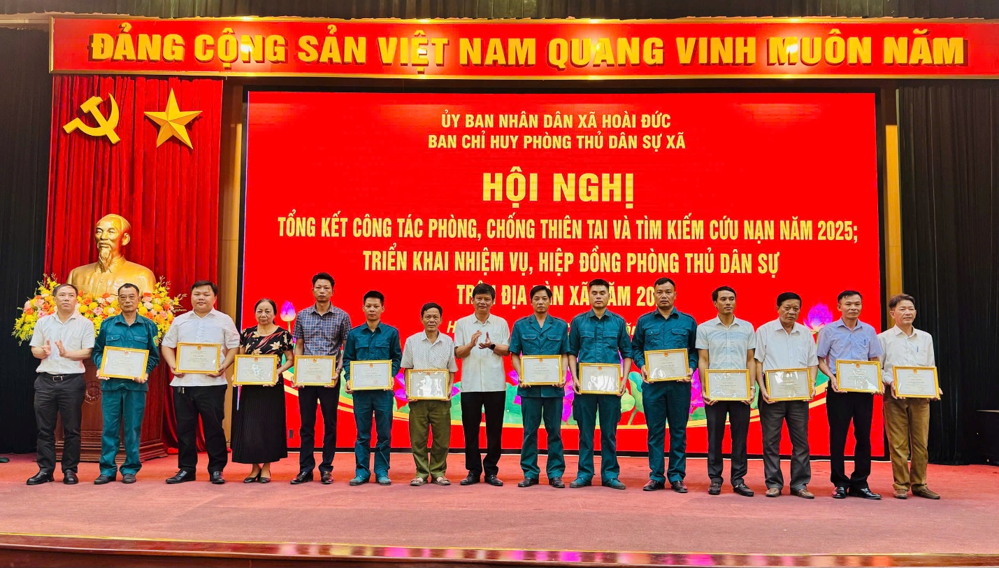Hoài Đức 15 tập thể và 63 cá nhân có thành tích trong công tác phòng chống thiên tai và tìm kiếm cứu nạn năm 2025- Ảnh 11.