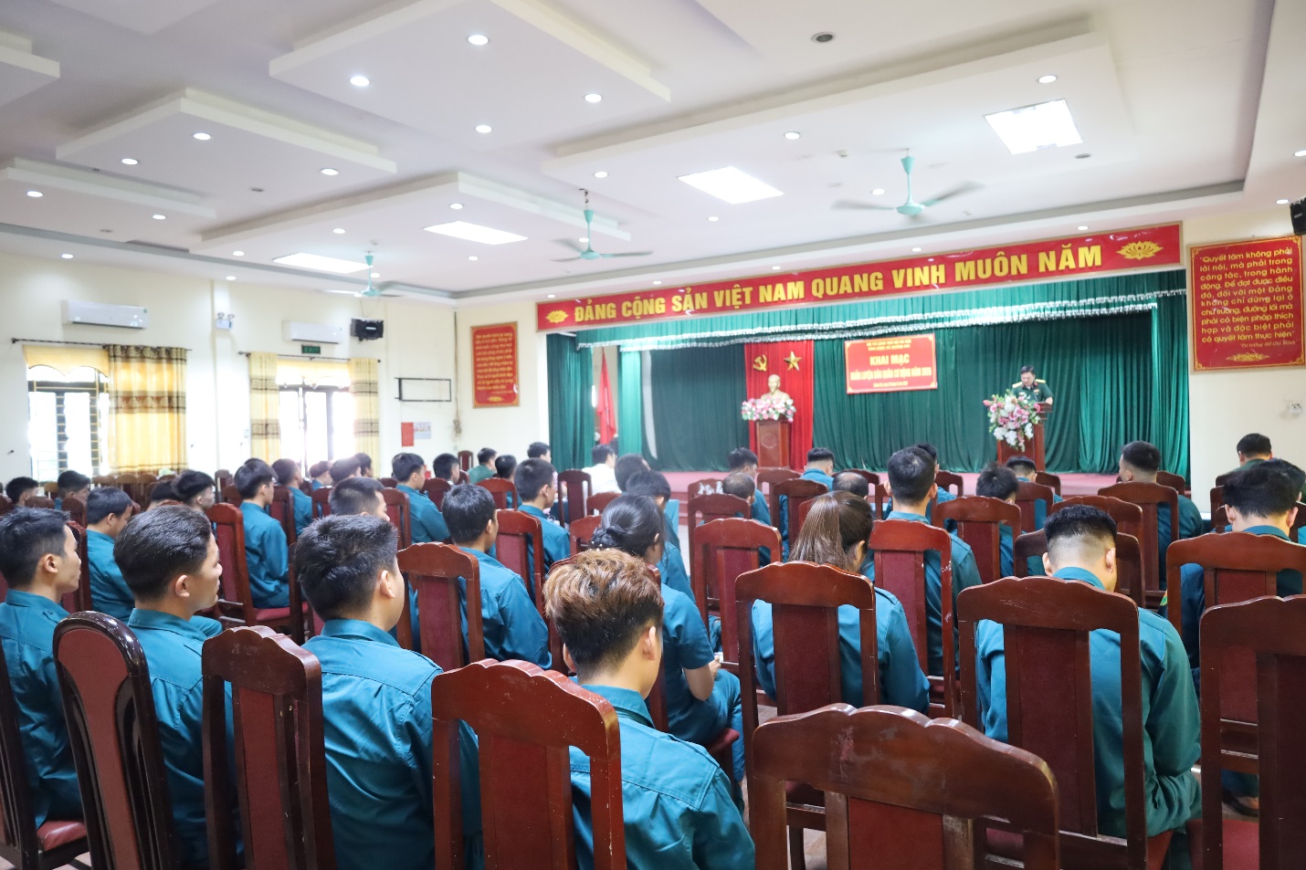D:\Desktop\Khai mạc diễn tập BCHQS\IMG_9212.JPG