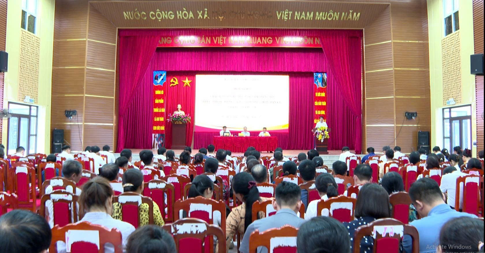 Đảng ủy xã Hát Môn: Giao ban với Bí thư các chi, đảng bộ trực thuộc và Trưởng các thôn dân cư tháng 5/2026; triển khai phương hướng, nhiệm vụ trọng tâm tháng 6/2026- Ảnh 1.