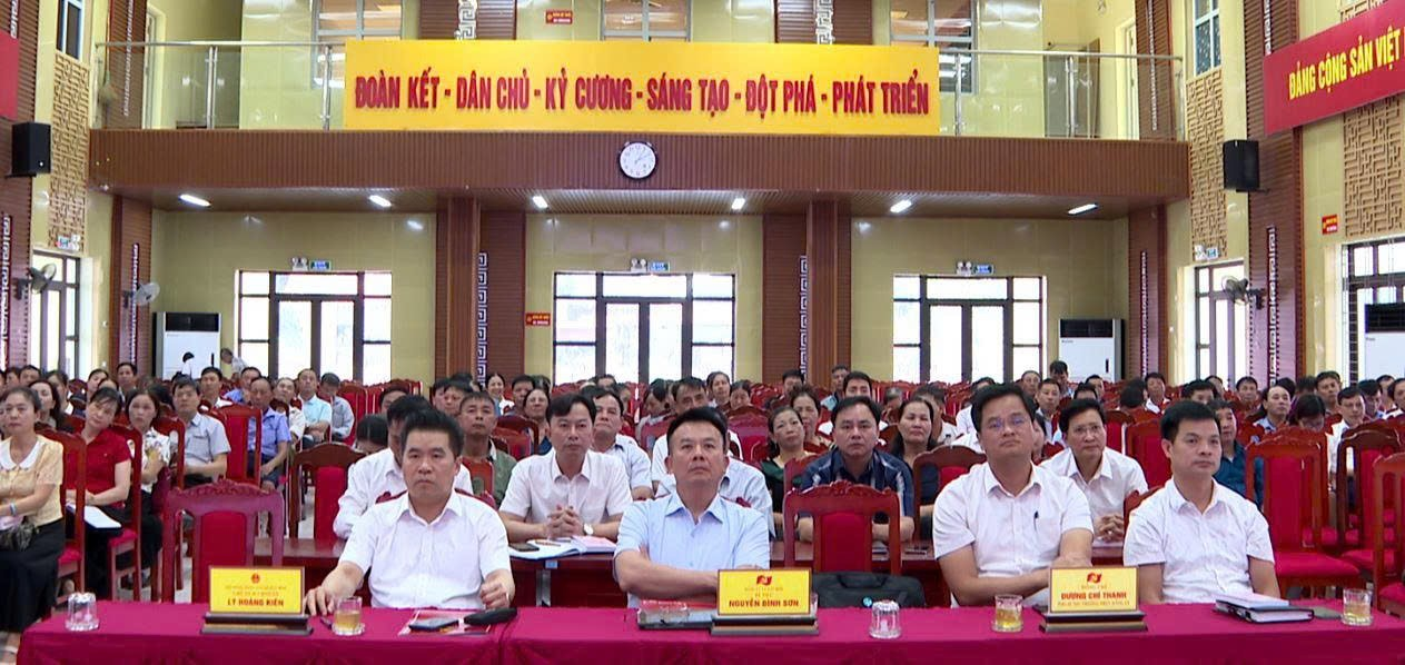 Đảng ủy xã Hát Môn: Giao ban với Bí thư các chi, đảng bộ trực thuộc và Trưởng các thôn dân cư tháng 5/2026; triển khai phương hướng, nhiệm vụ trọng tâm tháng 6/2026- Ảnh 2.