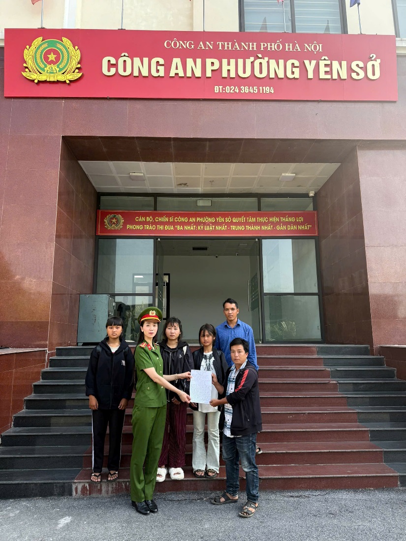 Công an phường Yên Sở kịp thời hỗ trợ 03 thiếu nữ về với gia đình an toàn- Ảnh 1.
