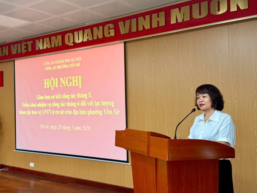 Công an phường Yên Sở tổ chức hội nghị sơ kết công tác tháng 5 và triển khai nhiệm vụ công tác tháng 6 đối với lực lượng an ninh trật tự ở cơ sở trên địa bàn phường Yên Sở.- Ảnh 2.
