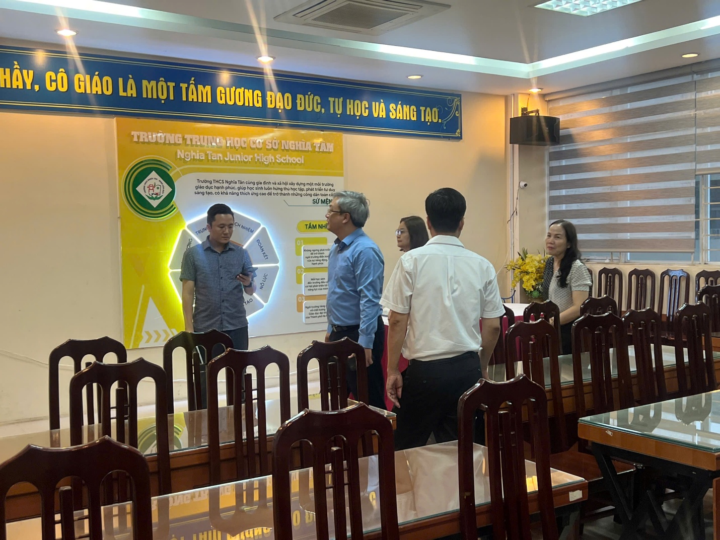 Phường Nghĩa Đô kiểm tra cơ sở vật chất các điểm thi, điểm chấm thi tuyển sinh lớp 10 năm học 2026–2027- Ảnh 1.