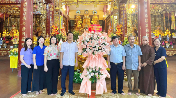 Xã Yên Lãng thăm, tặng quà các cơ sở Phật giáo dịp lễ Phật đản 2026- Ảnh 1.