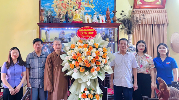 Xã Yên Lãng thăm, tặng quà các cơ sở Phật giáo dịp lễ Phật đản 2026- Ảnh 6.
