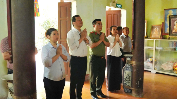 Xã Yên Lãng thăm, tặng quà các cơ sở Phật giáo dịp lễ Phật đản 2026- Ảnh 7.