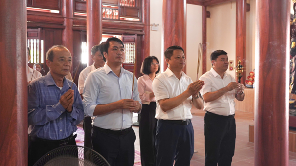 Xã Yên Lãng thăm, tặng quà các cơ sở Phật giáo dịp lễ Phật đản 2026- Ảnh 8.