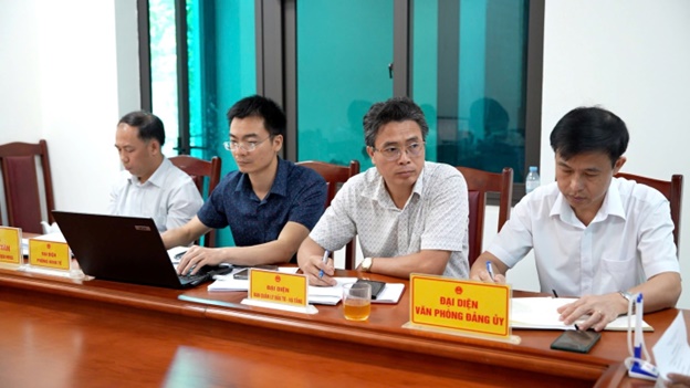 Đồng chí Nguyễn Thanh Bình - Bí thư Đảng uỷ, Chủ tịch HĐND xã chủ trì phiên tiếp công dân tháng 5- Ảnh 3.
